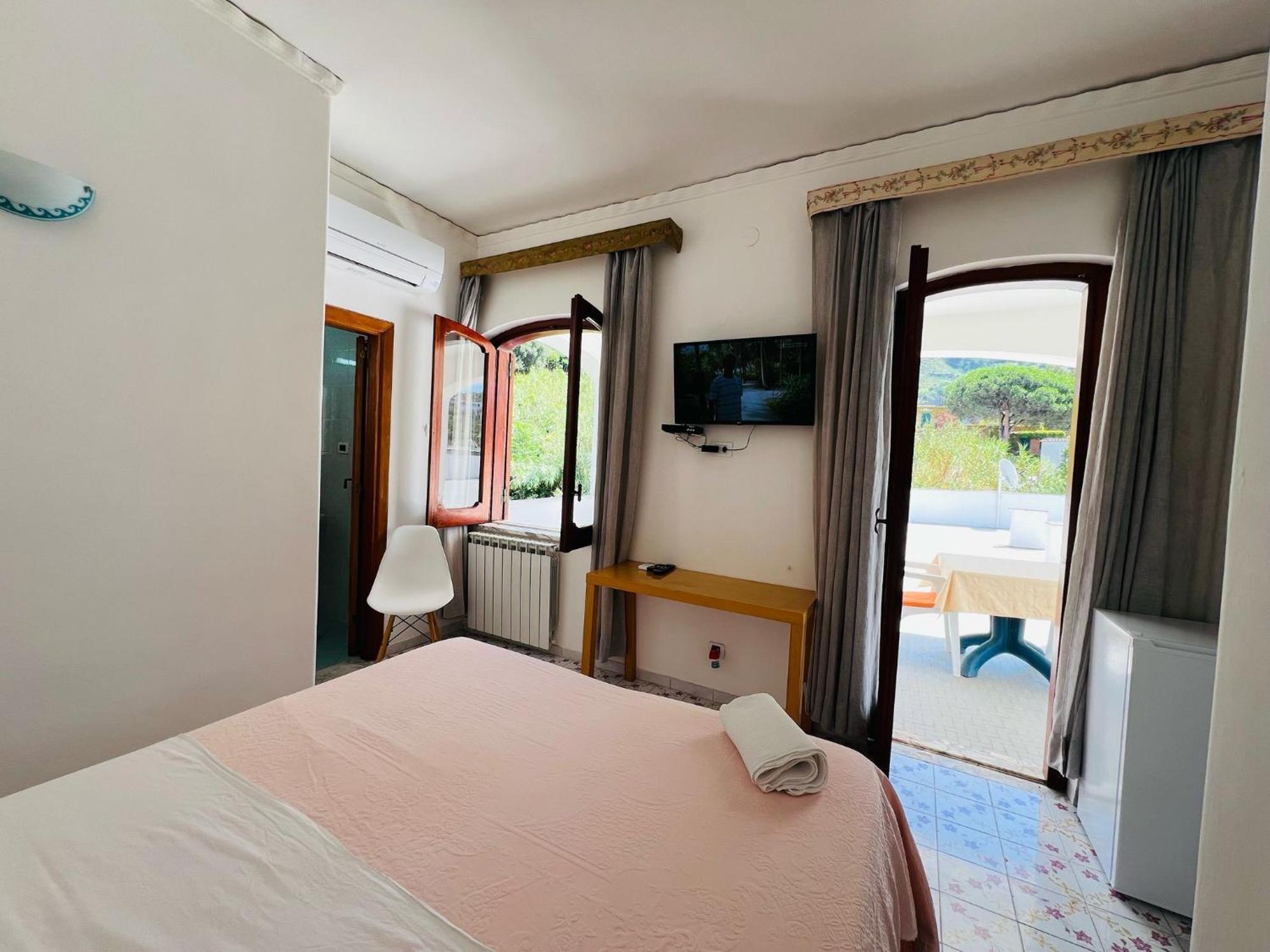 Thomas Bb Conduzione Familiare Frühstückspension Forio di Ischia