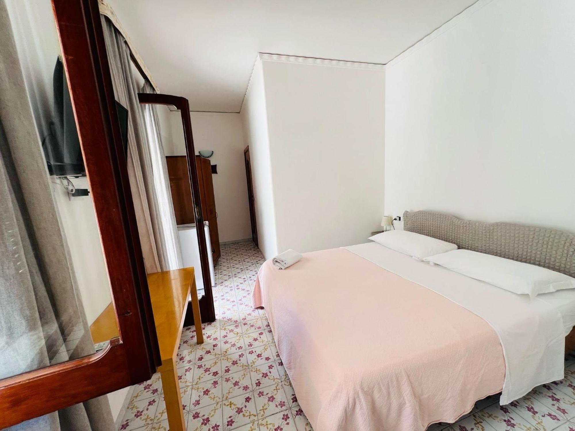 Thomas Bb Conduzione Familiare Bed & Breakfast 2*